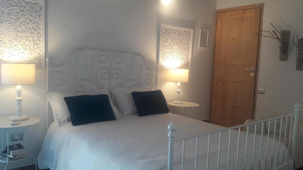 Bed and Breakfast La Casa Di Nina à La Maddalena  Extérieur photo