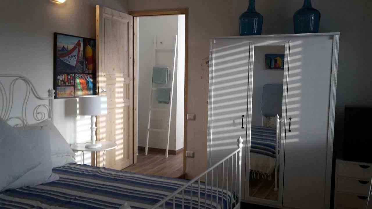 Bed and Breakfast La Casa Di Nina à La Maddalena  Extérieur photo